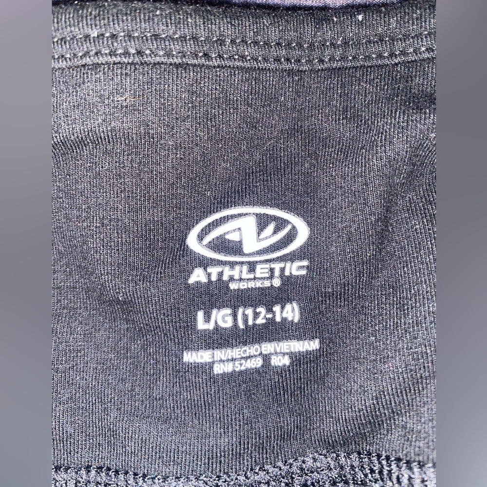 Athletic capri leggings - Picture 2 of 2